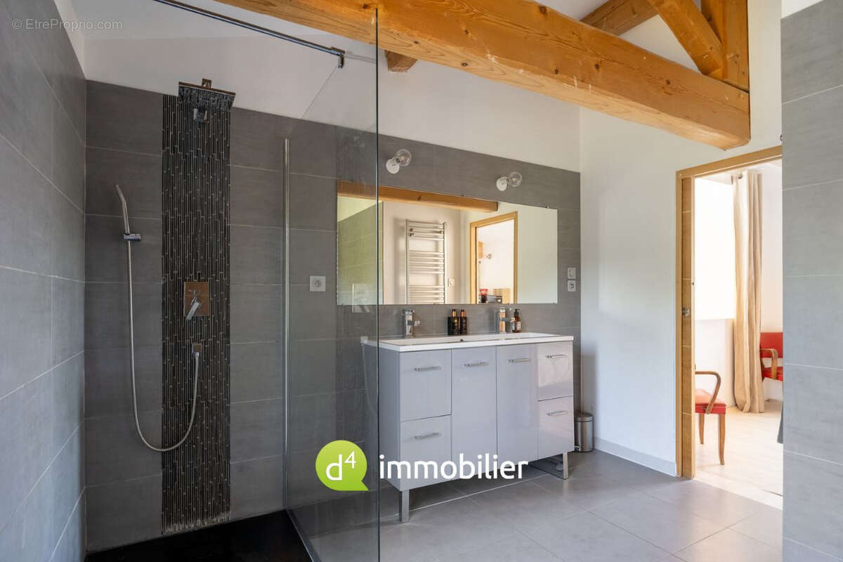 Maison à LA FARE-LES-OLIVIERS