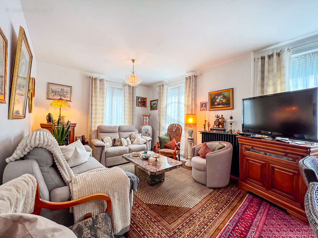 Maison à CONDE-SUR-NOIREAU