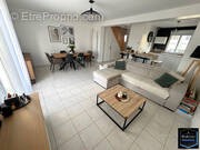 Maison à PEROY-LES-GOMBRIES