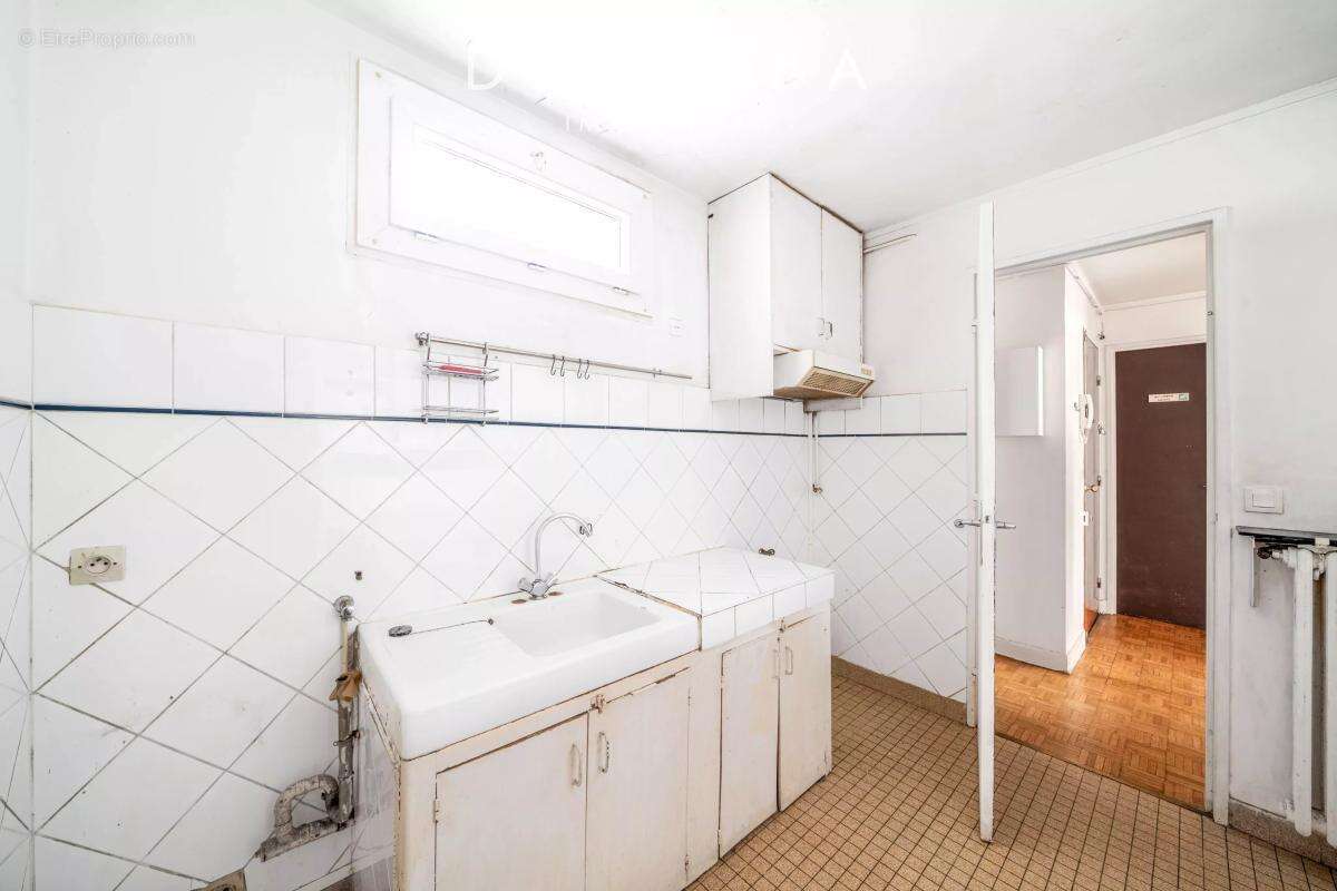 Appartement à PARIS-14E