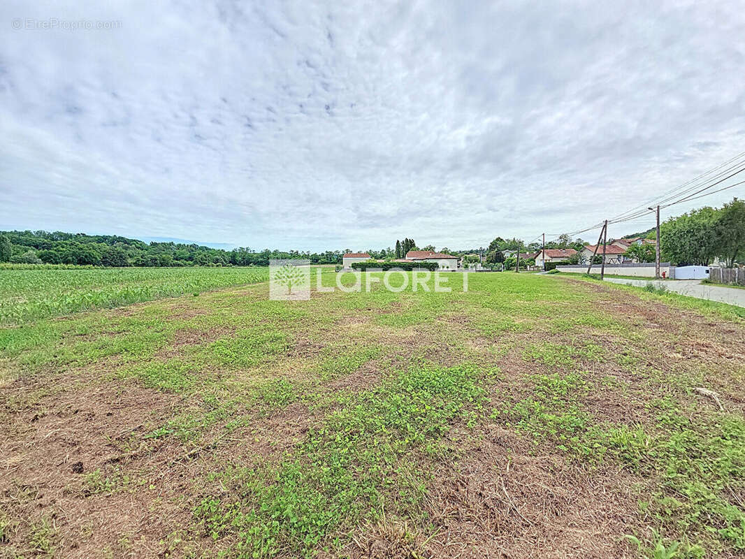 Terrain à SALIES-DE-BEARN