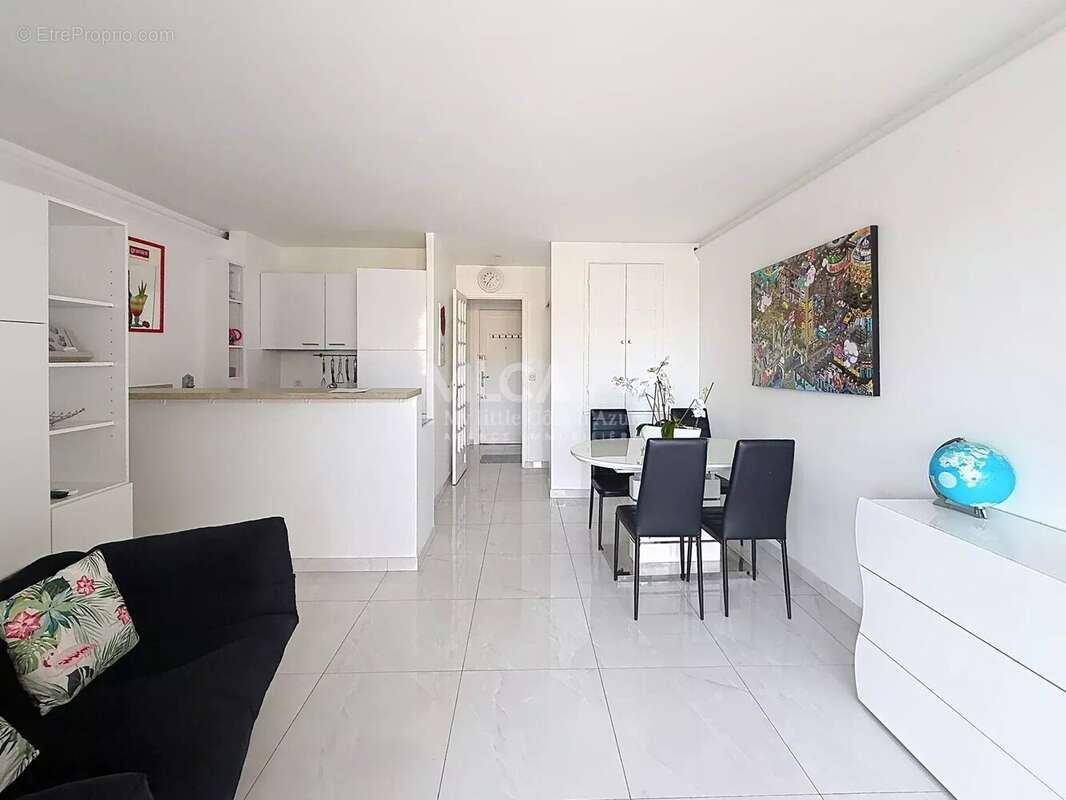 Appartement à SAINT-LAURENT-DU-VAR