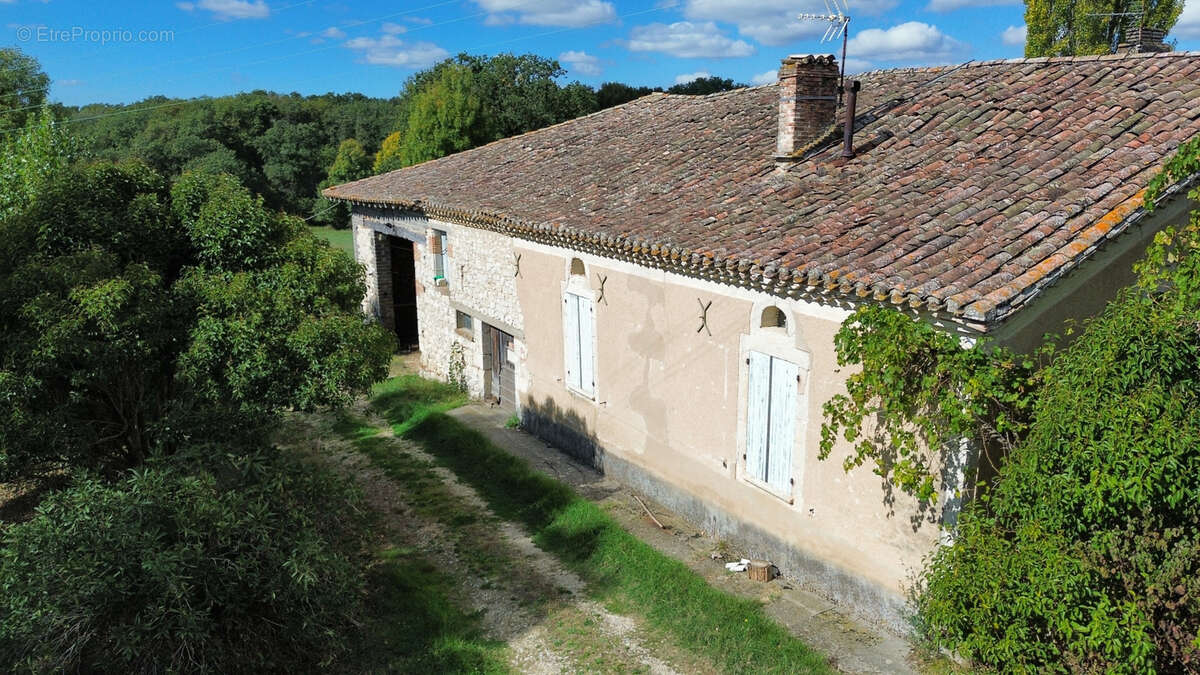 Maison à SAINT-CLAR