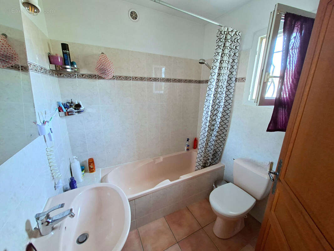 À vendre Ensemble immobilier composé de deux logements LOUÉS sur Pertuis - photo 8