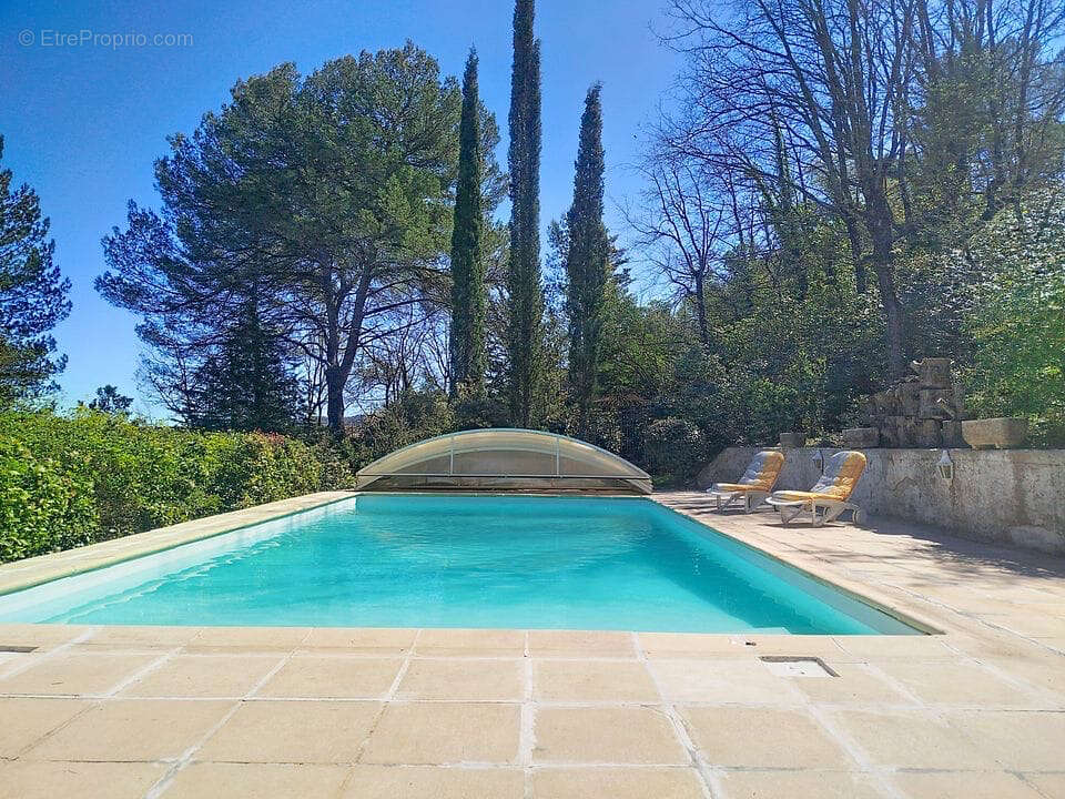 Maison Ponteves 188 m2 avec grande piscine et  grand sous sol de 145 m2 - photo 2
