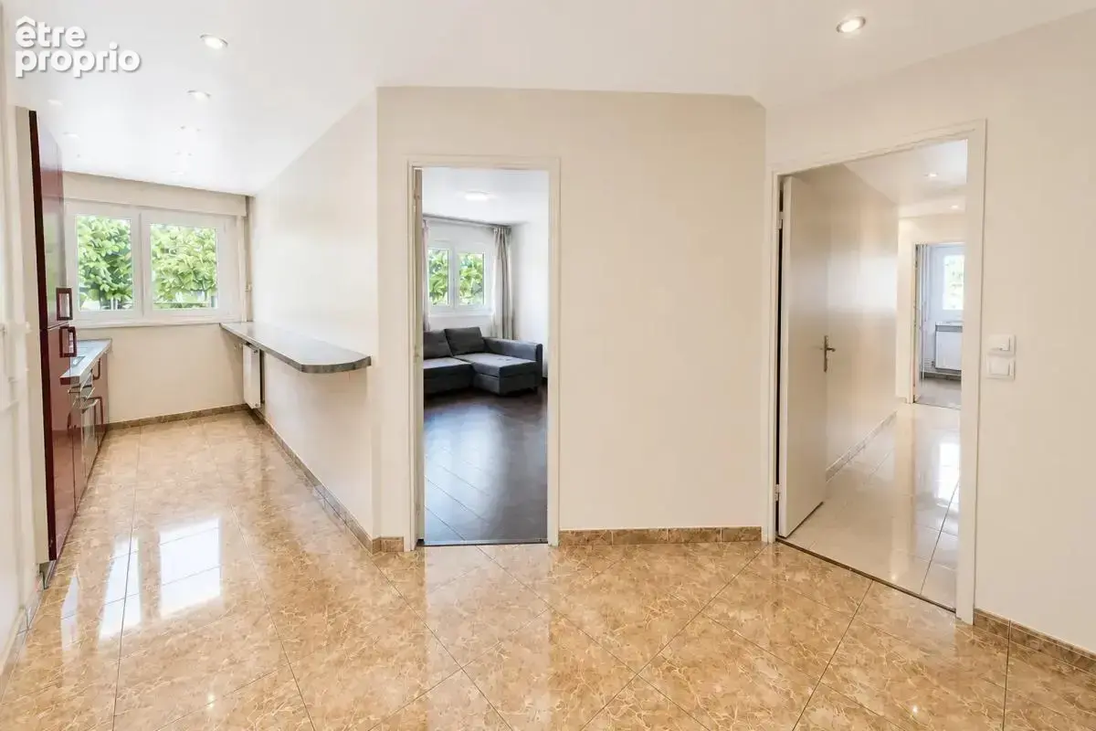 Appartement F4 de 76m2 en rez-de-chaussée dans résidence rénovée - photo 6