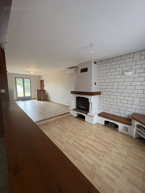 Maison à MONTREUIL-JUIGNE