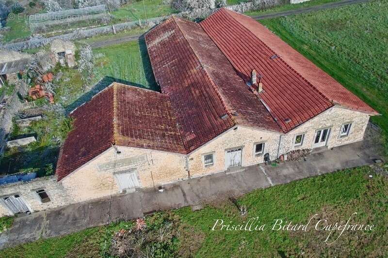 Maison à BORDS