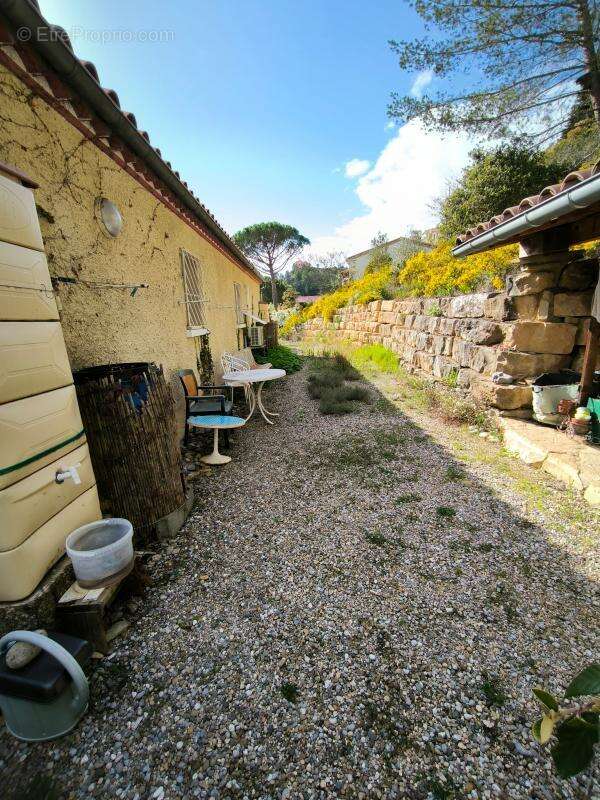 Villa + terrain de 9500 m2 + garage+  sources d'eau - photo 18