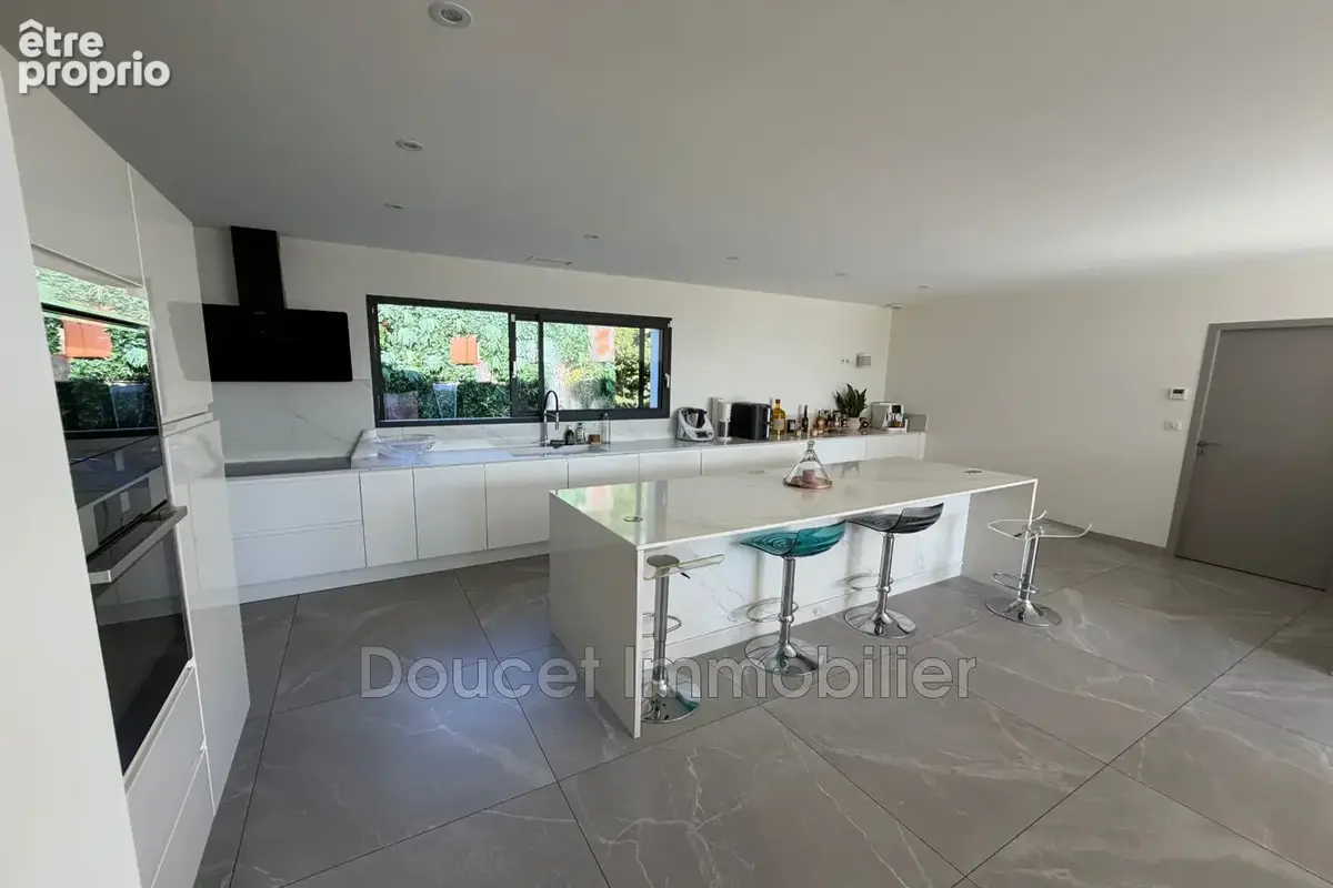 Maison 5 pièces 241 m² à vendre à Magalas (34480) - photo 2