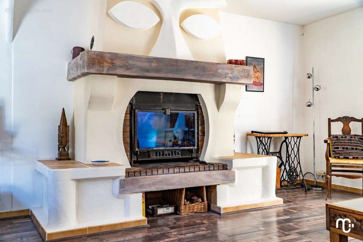 Maison à POURRIERES