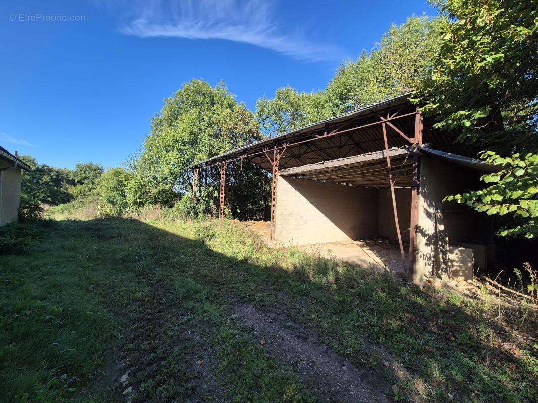 Maison à LA BERTHENOUX