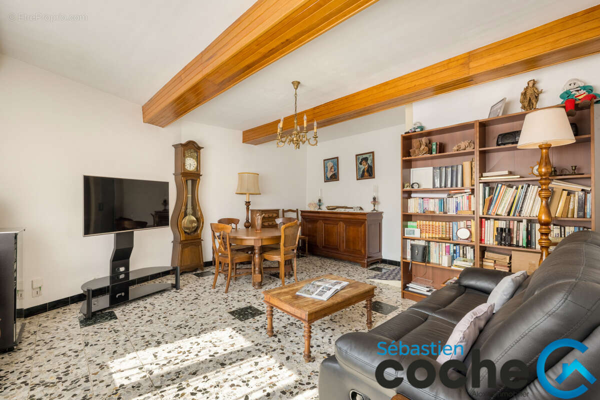 Appartement à SAINT-BONNET-DE-MURE