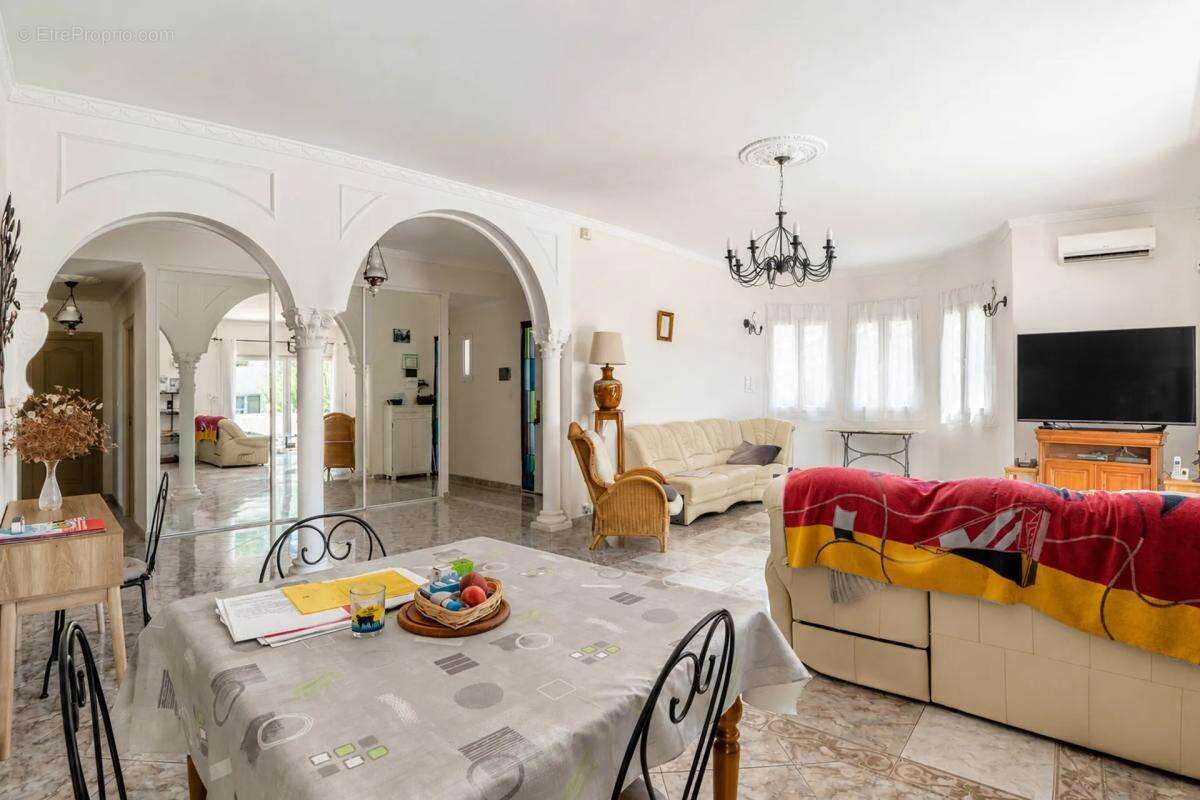 Villa plain pied 4 pièces - 116 m² - Candillargues - photo 3