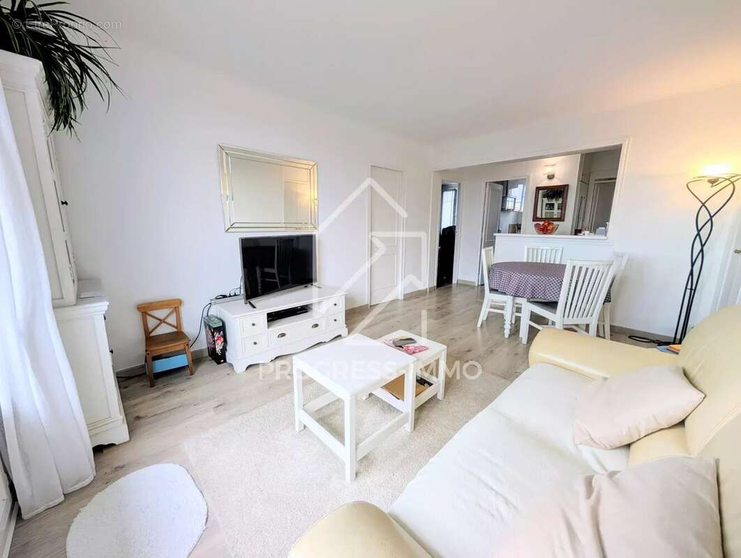 Appartement à SAINT-MAUR-DES-FOSSES