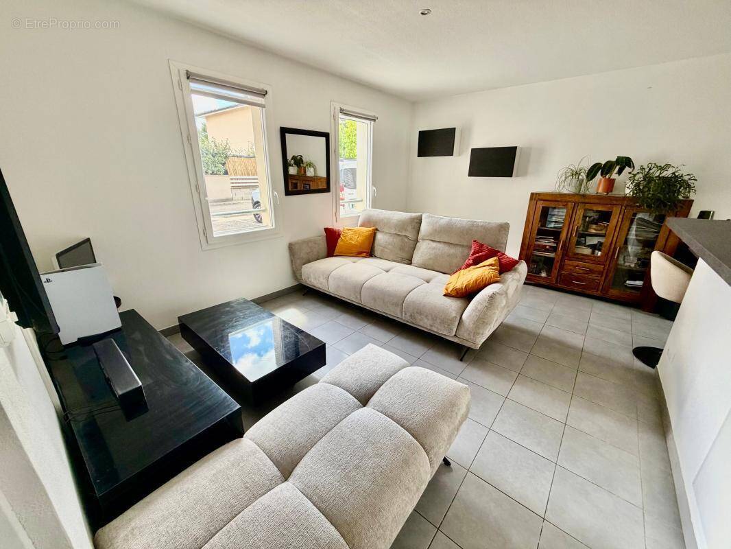 Appartement à LA SALVETAT-SAINT-GILLES