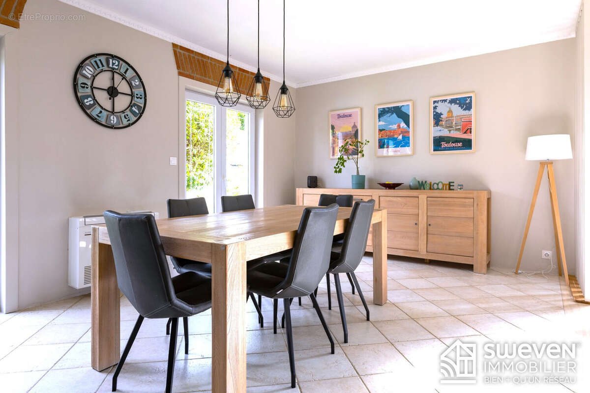 Maison 220 m² à Goyrans  - photo 5