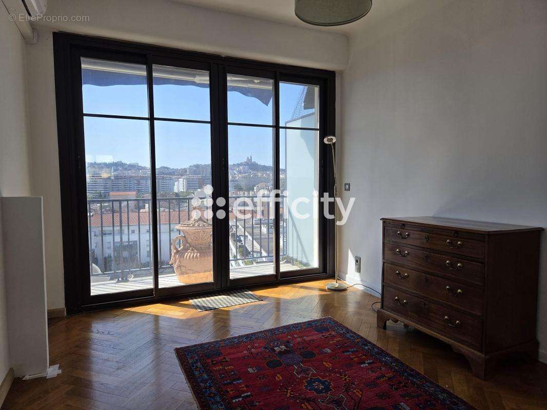 Appartement à MARSEILLE-10E