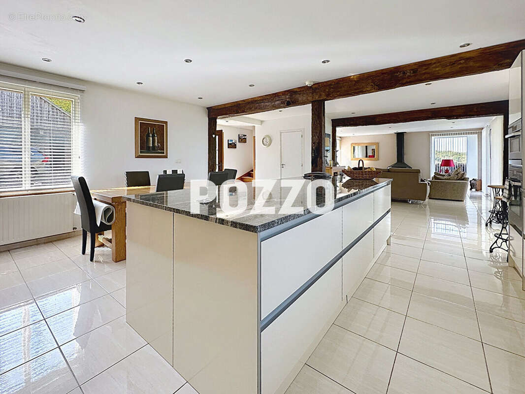 Maison à REFFUVEILLE