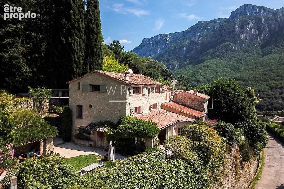 Photo Maison à Le Bar-Sur-Loup au prix de 895 000€