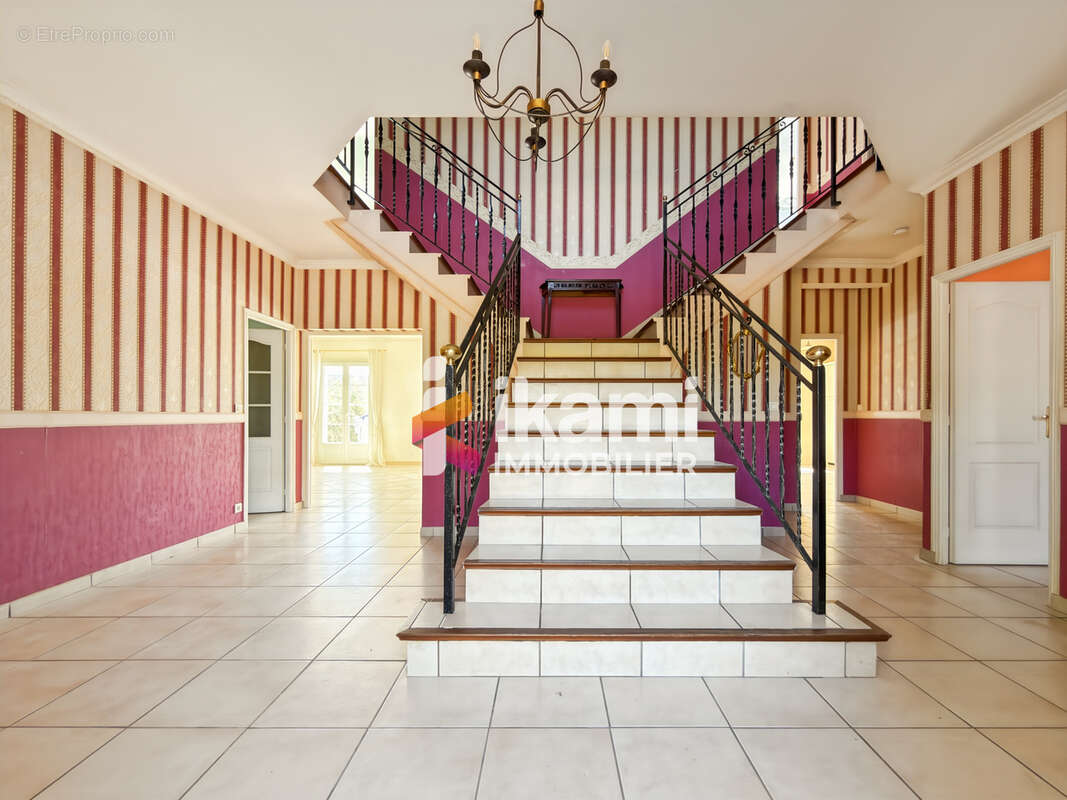 Maison 8 pièces de 212 m2 à Saligny 89100 - photo 2