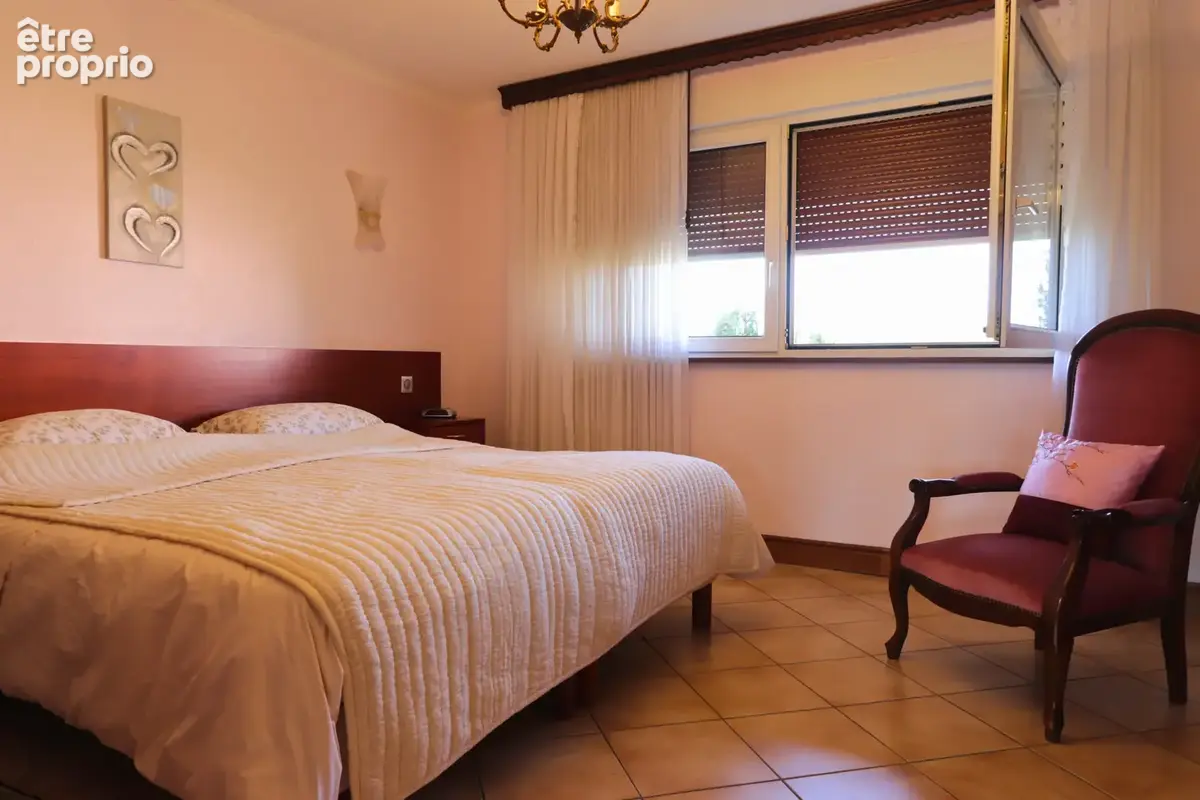 Immeuble de 1309m2 sur 21 ares - photo 11