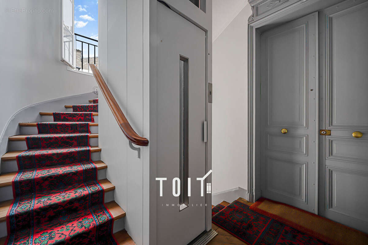 Appartement à PARIS-17E