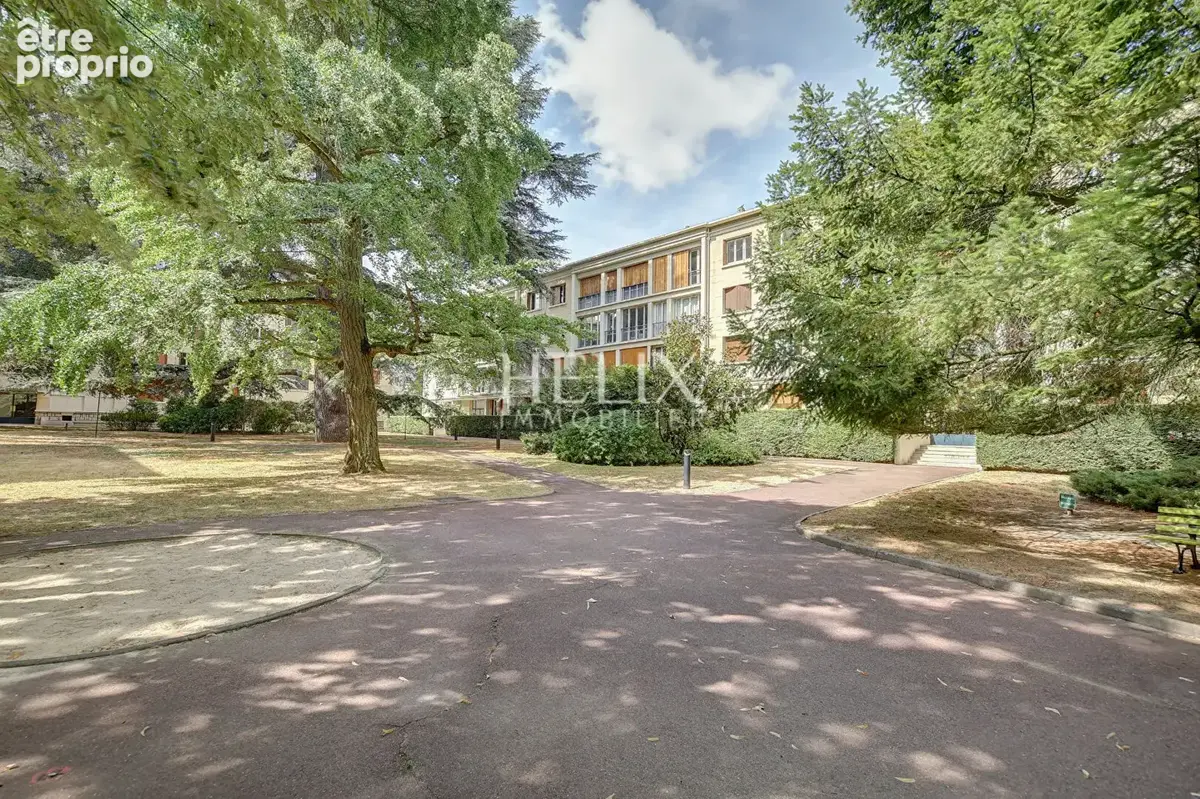 Appartement traversant au coeur d'une résidence de standing, parc et accès direct à la forêt - photo 10