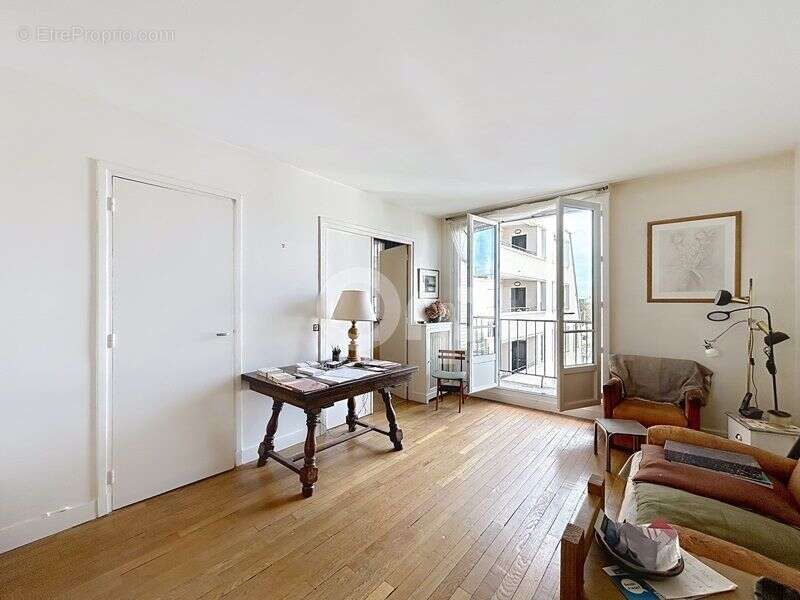 Appartement à PARIS-15E