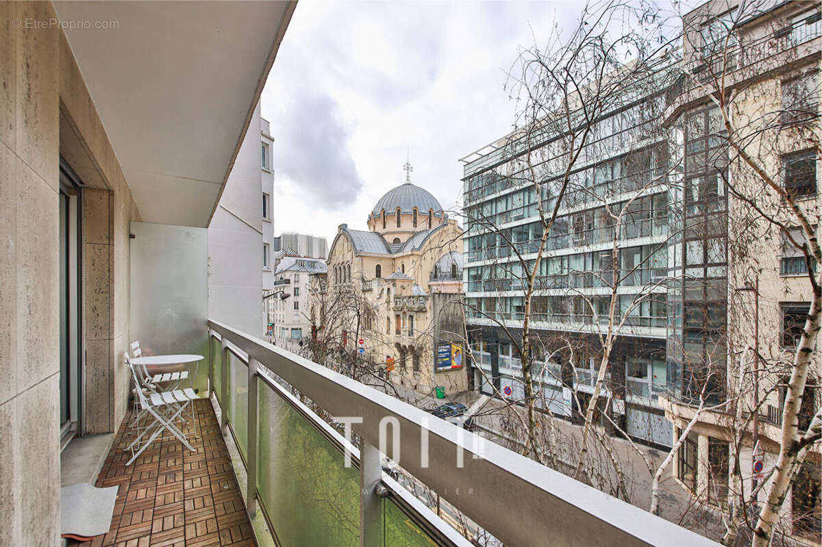 Appartement à PARIS-14E