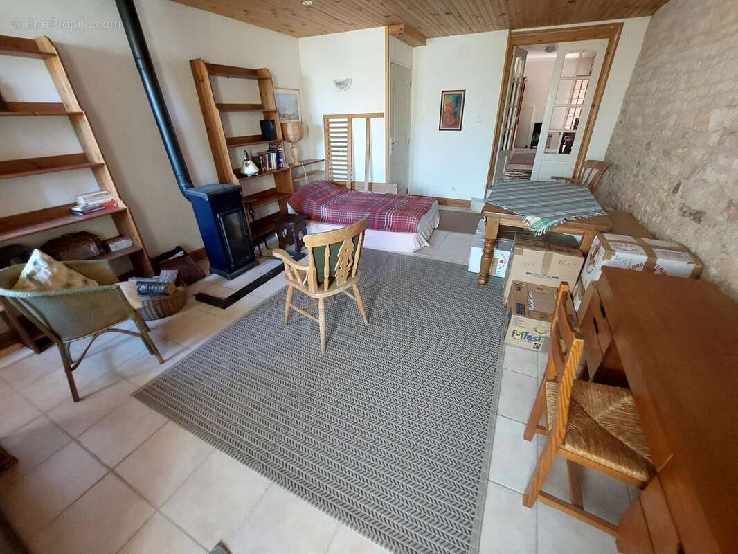 Maison à SAINT-MANDE-SUR-BREDOIRE