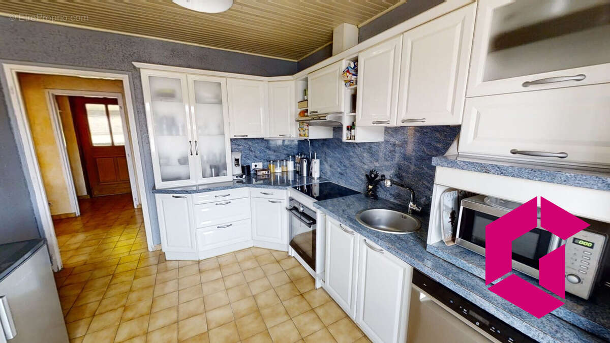 Maison à MAZEYRAT-D&#039;ALLIER