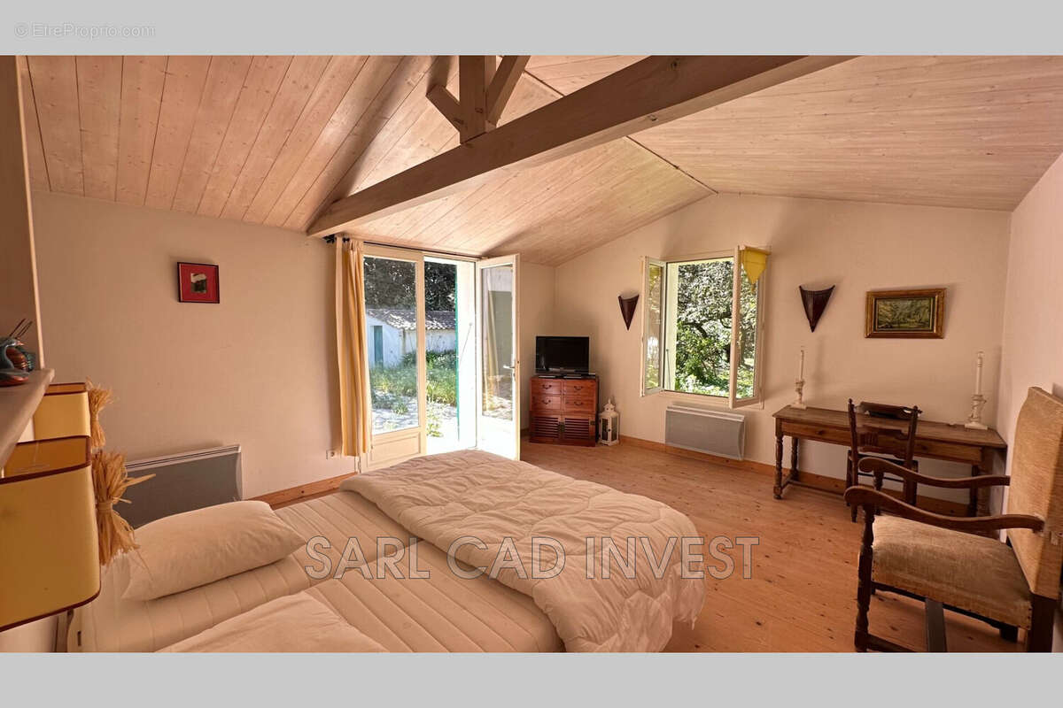 Maison 180 m² à La Couarde-Sur-Mer  - photo 2