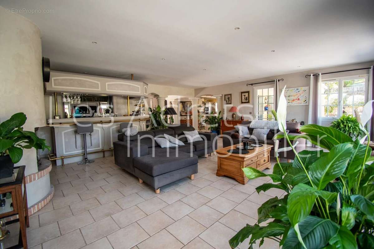 Maison à LES ADRETS-DE-L&#039;ESTEREL