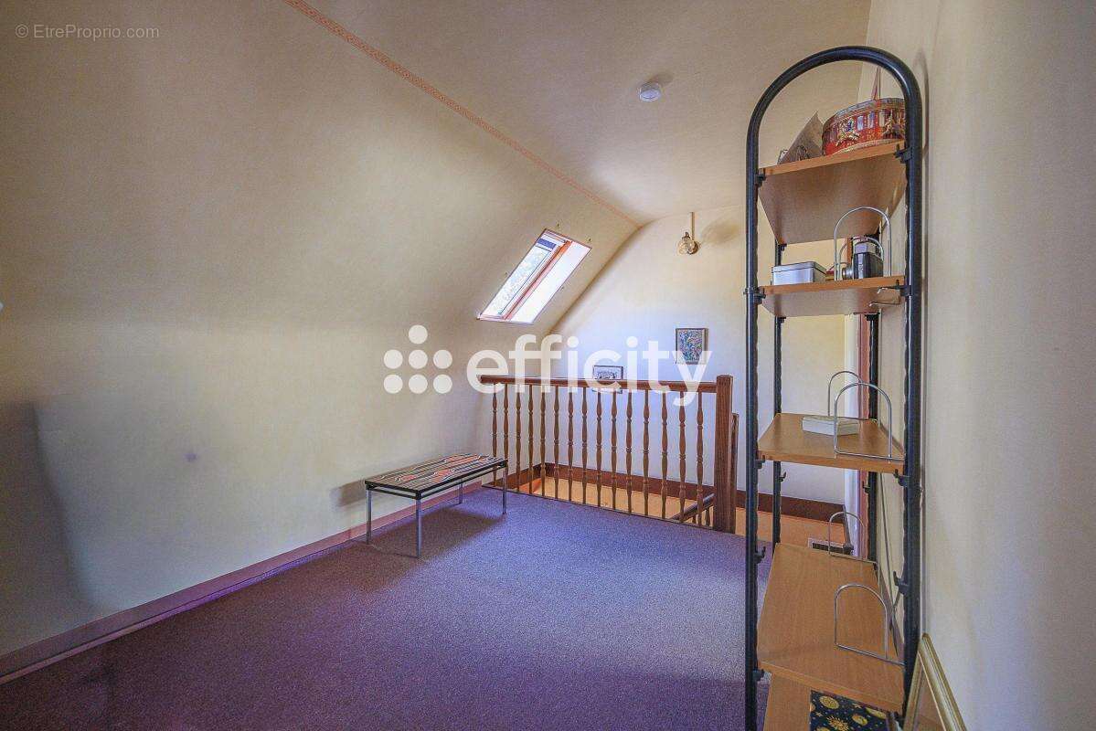 Maison 162 m² à Montpon-Menesterol  - photo 12