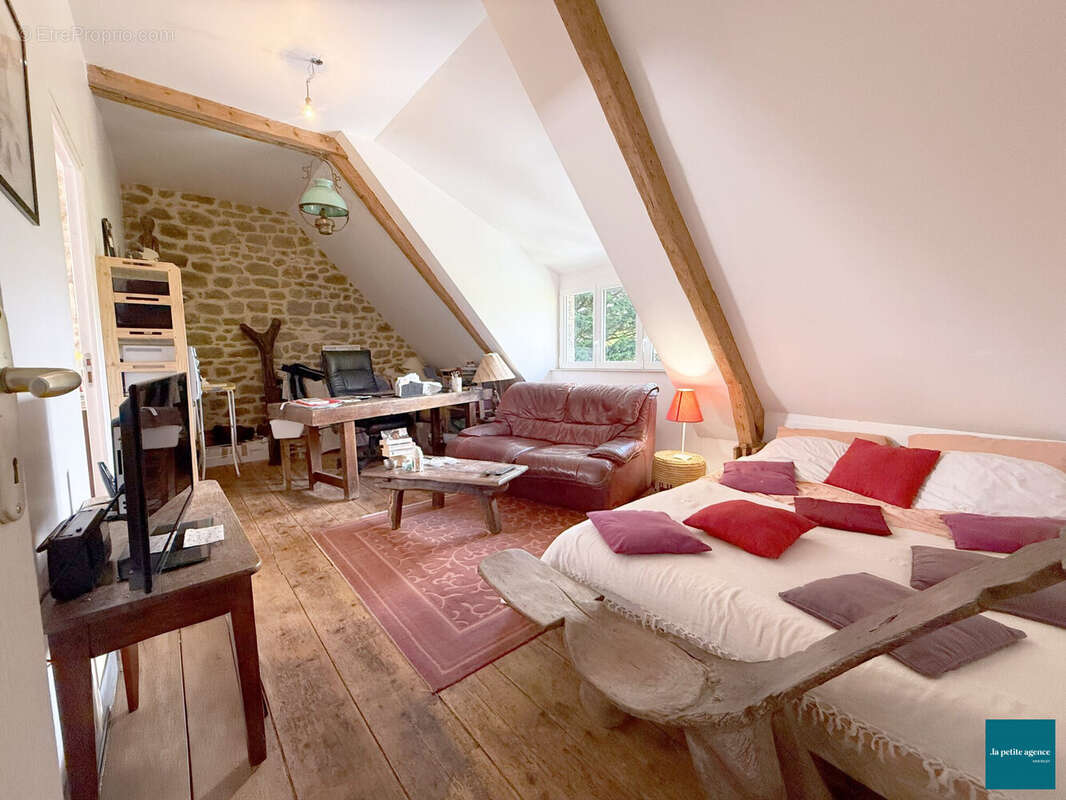 Maison à MONTFARVILLE