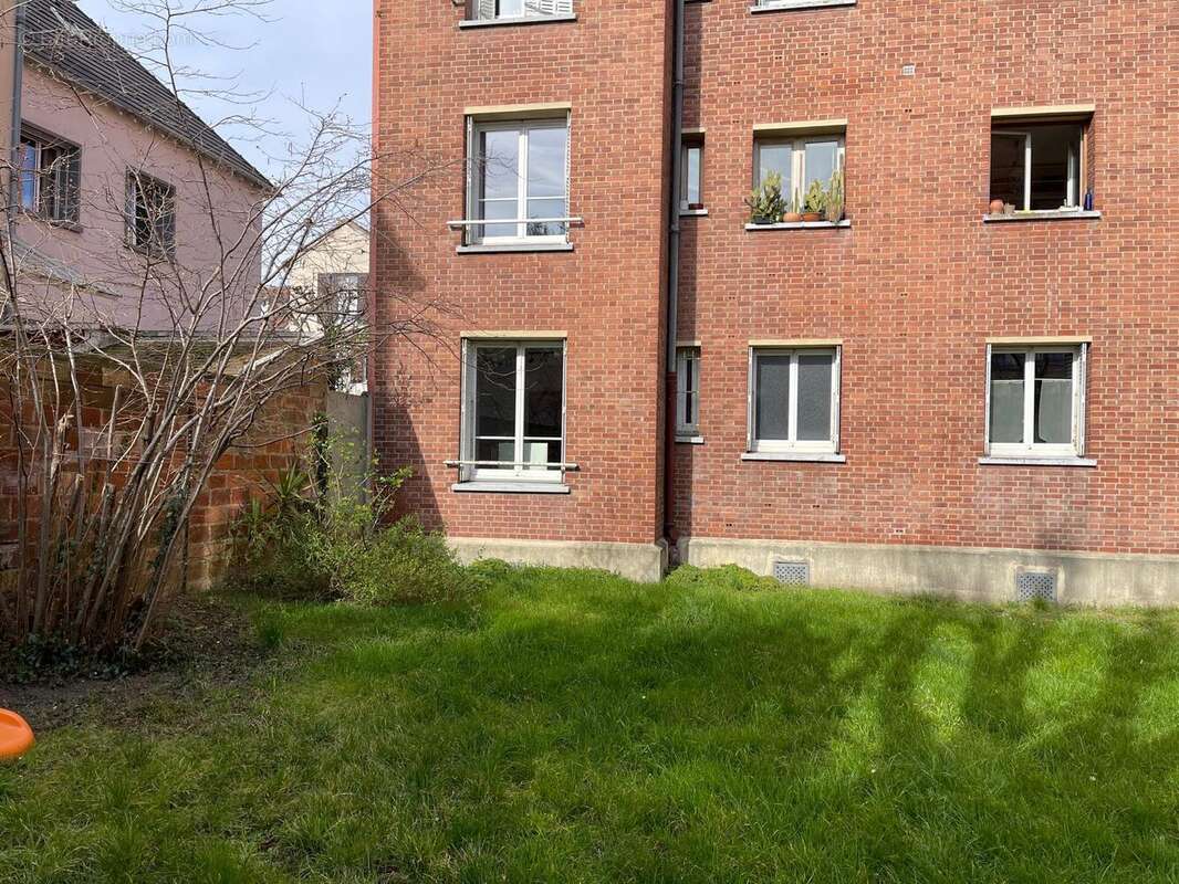 Appartement à NANTERRE
