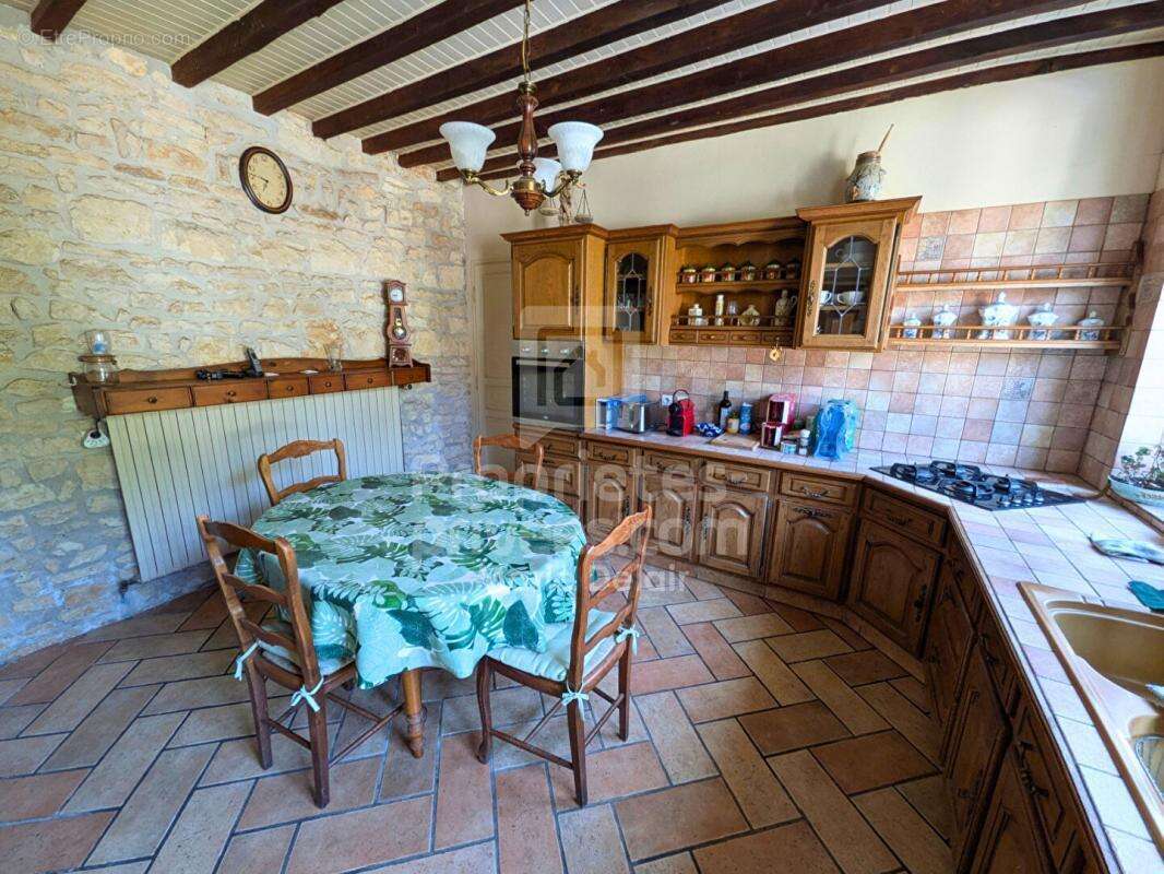 Maison La Charite Sur Loire 14 pièce(s) 445.88 m2 - photo 6