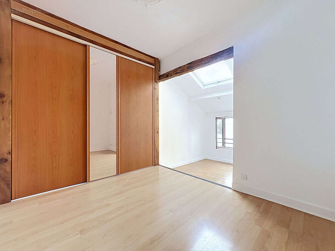 Maison 3 chambres avec 3 studios indépendants loués et un garage - photo 10