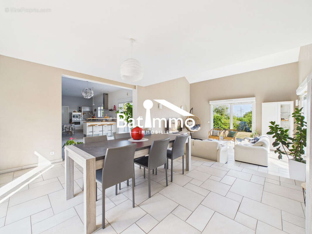 Maison 214 m² à Pournoy-La-Grasse  - photo 5