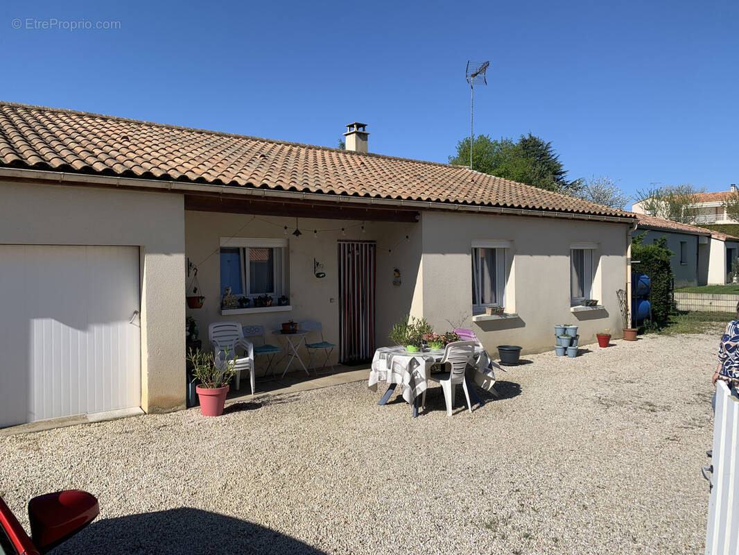 Maison à LA CAILLERE-SAINT-HILAIRE
