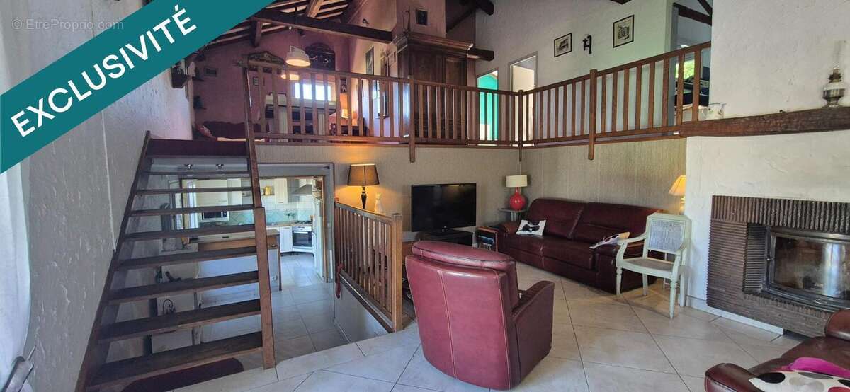 Photo 2 - Maison à MONTAGNAT