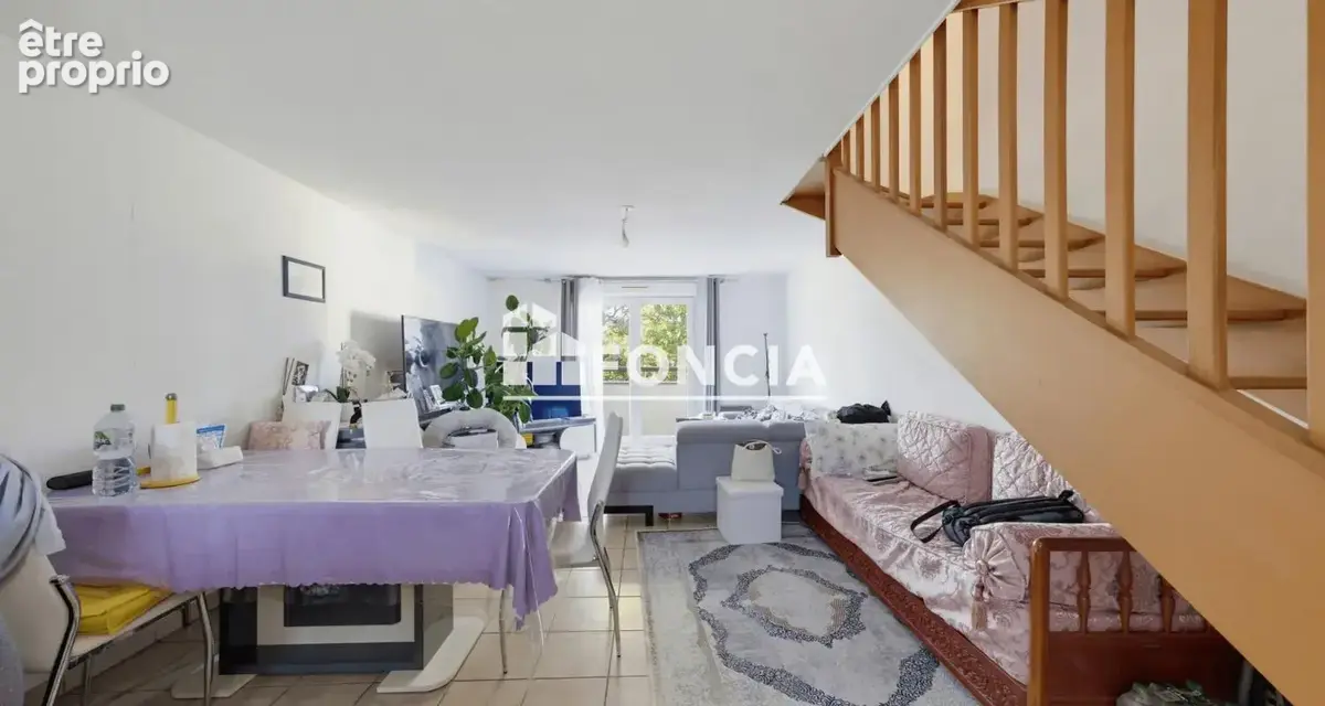 Achat immobilier sur AMBARÉS ET LAGRAVE, bel appartement de type 3 en duplex ! - photo 1