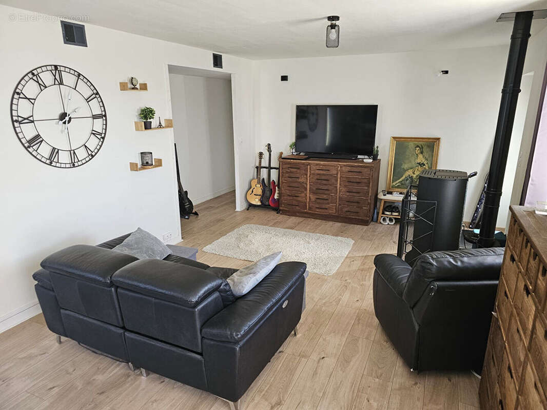 Maison à SAINT-PIERRE-D'EXIDEUIL