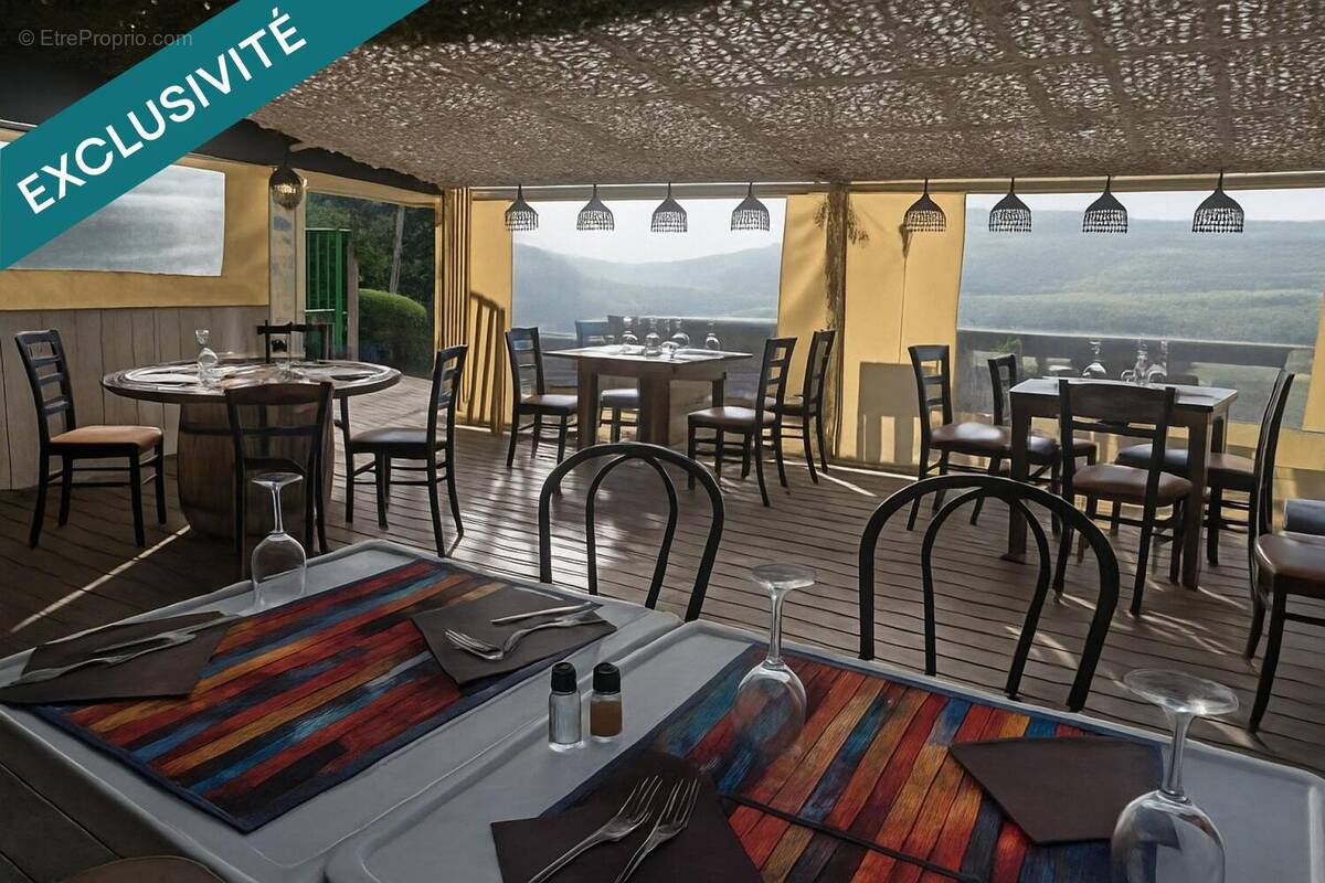 Photo 1 - Commerce à FREJUS