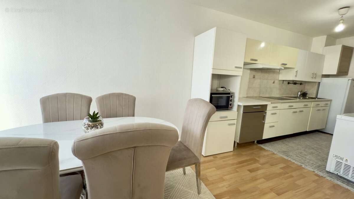 Appartement à LES MUREAUX