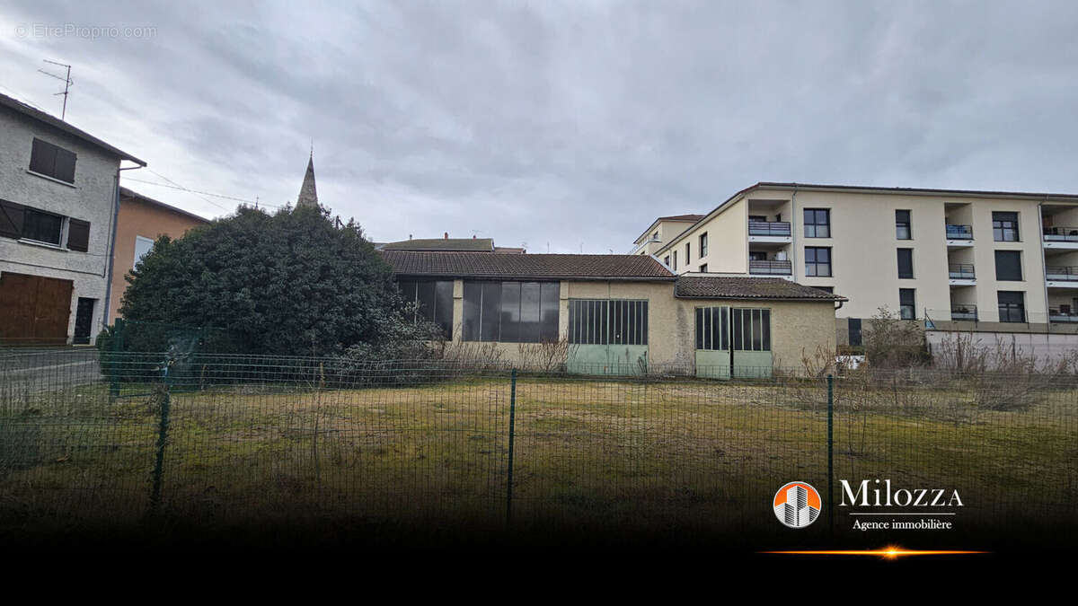 Foncier à fort potentiel - Zone UA - La Verpillière - photo 2