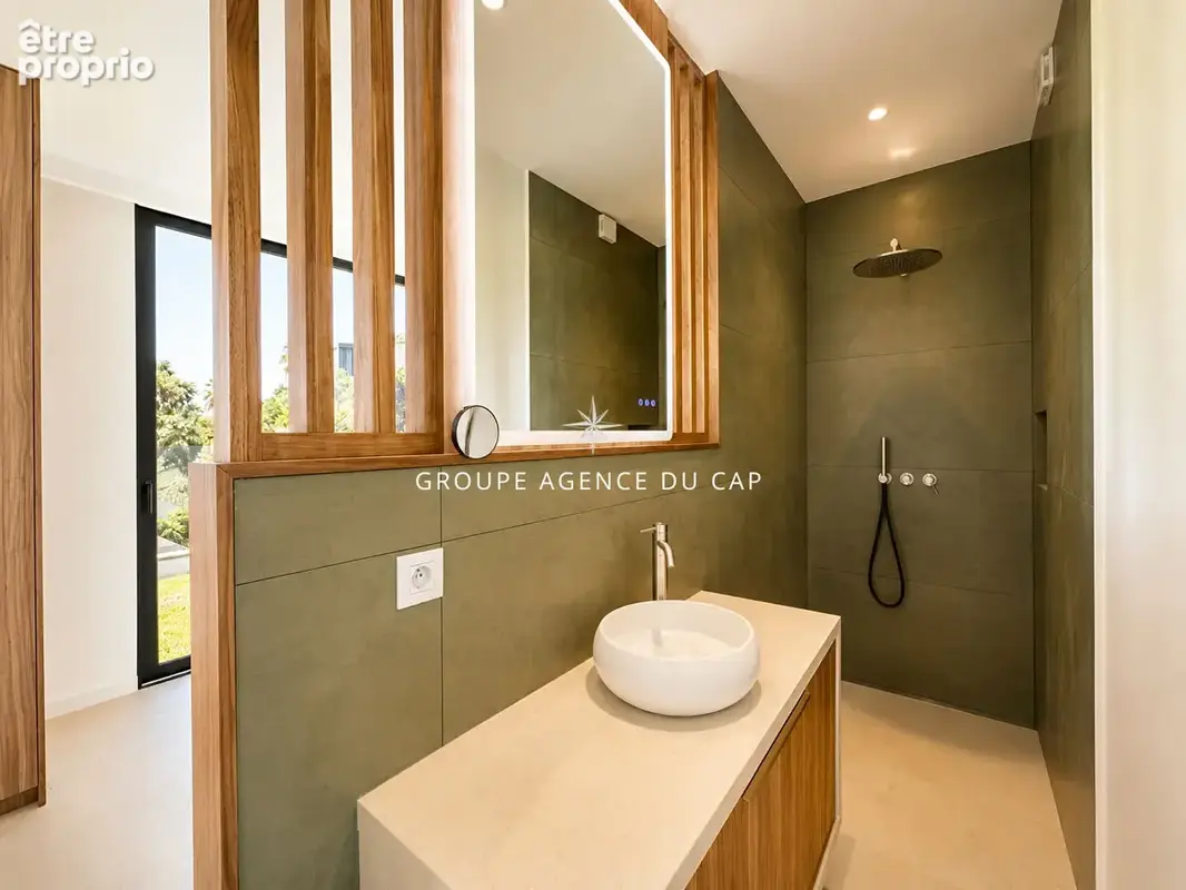 Villa contemporaine neuve, 5 chambres suites, garage 75m², parking, vue mer panoramique st tropez, sainte-maxime - photo 13