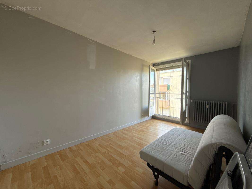 T4 lumineux avec balcon - Chenôve - photo 8