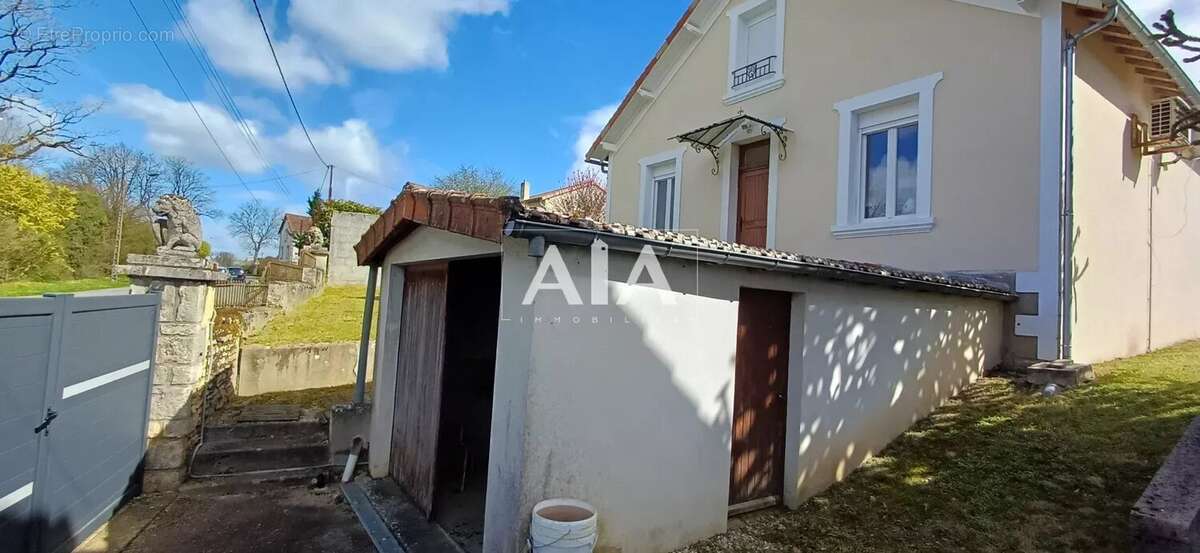 Maison à RUFFEC